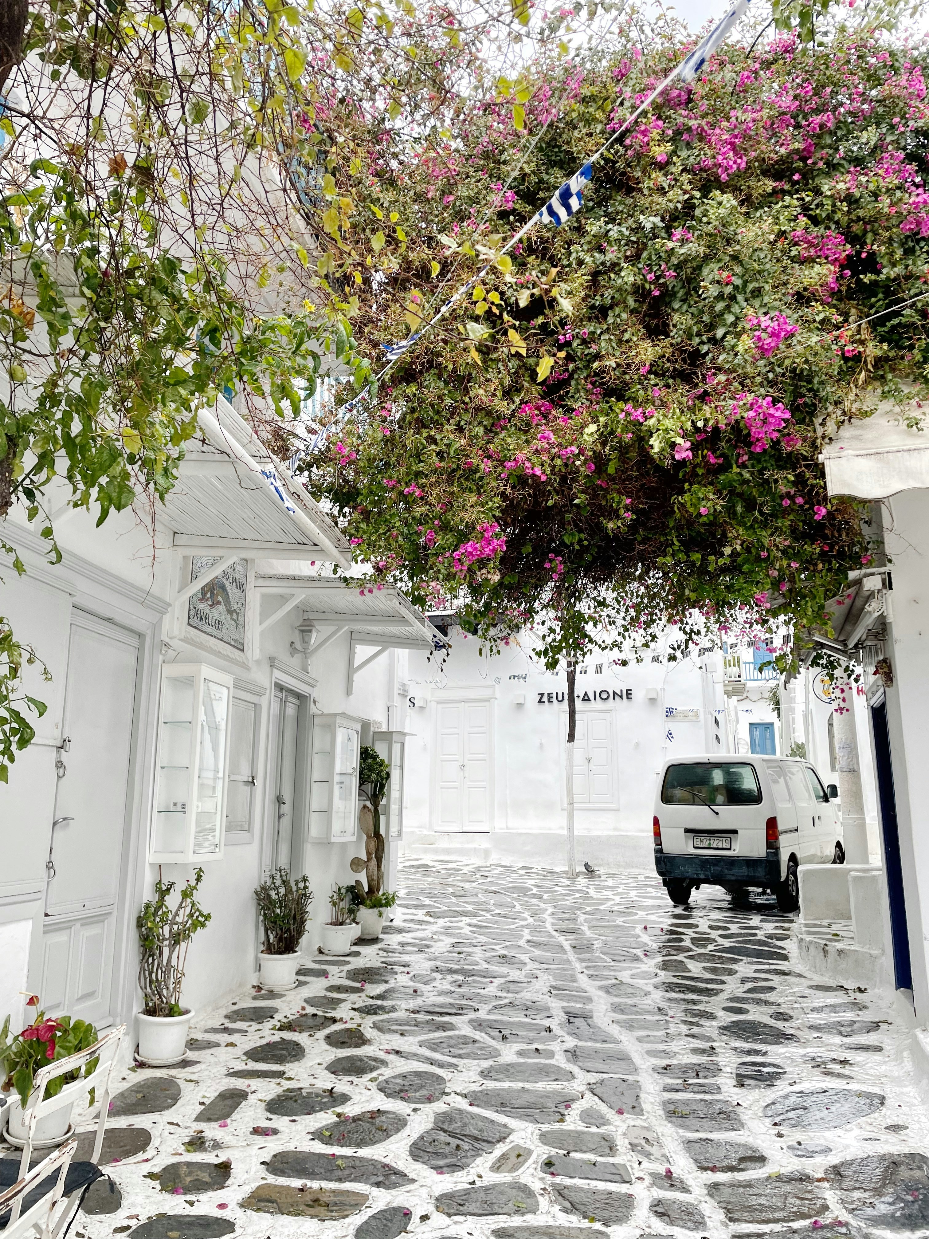 Vista panorâmica de Mykonos com o pôr do sol